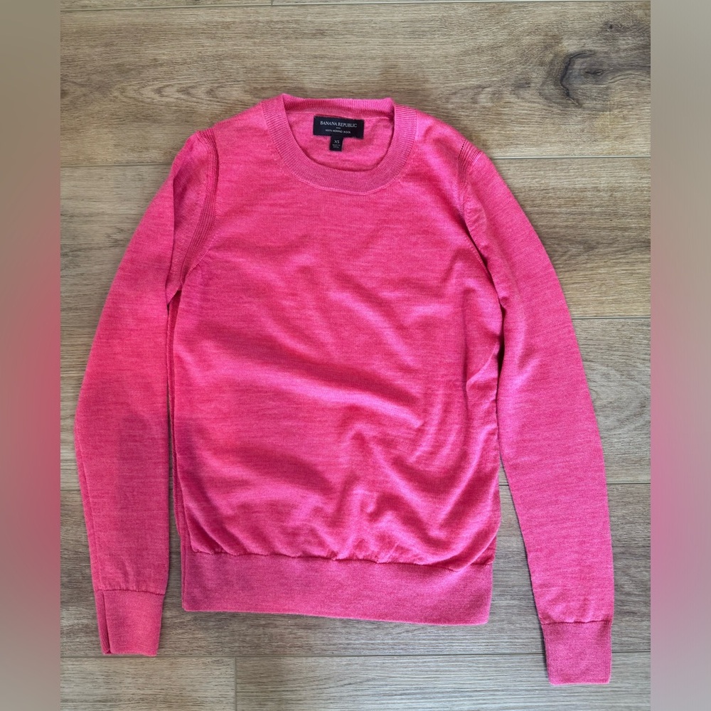 Banana Republic 100% Merino Wool Crewneck Sweater XS very pretty pink